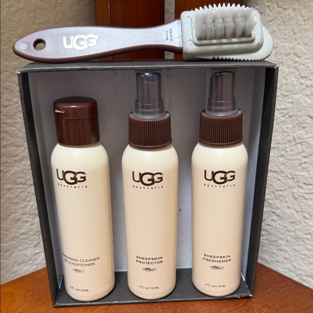 NEW..UGG Sheepskin Care Kit - Cleaning Products… - Picture 6 of 8